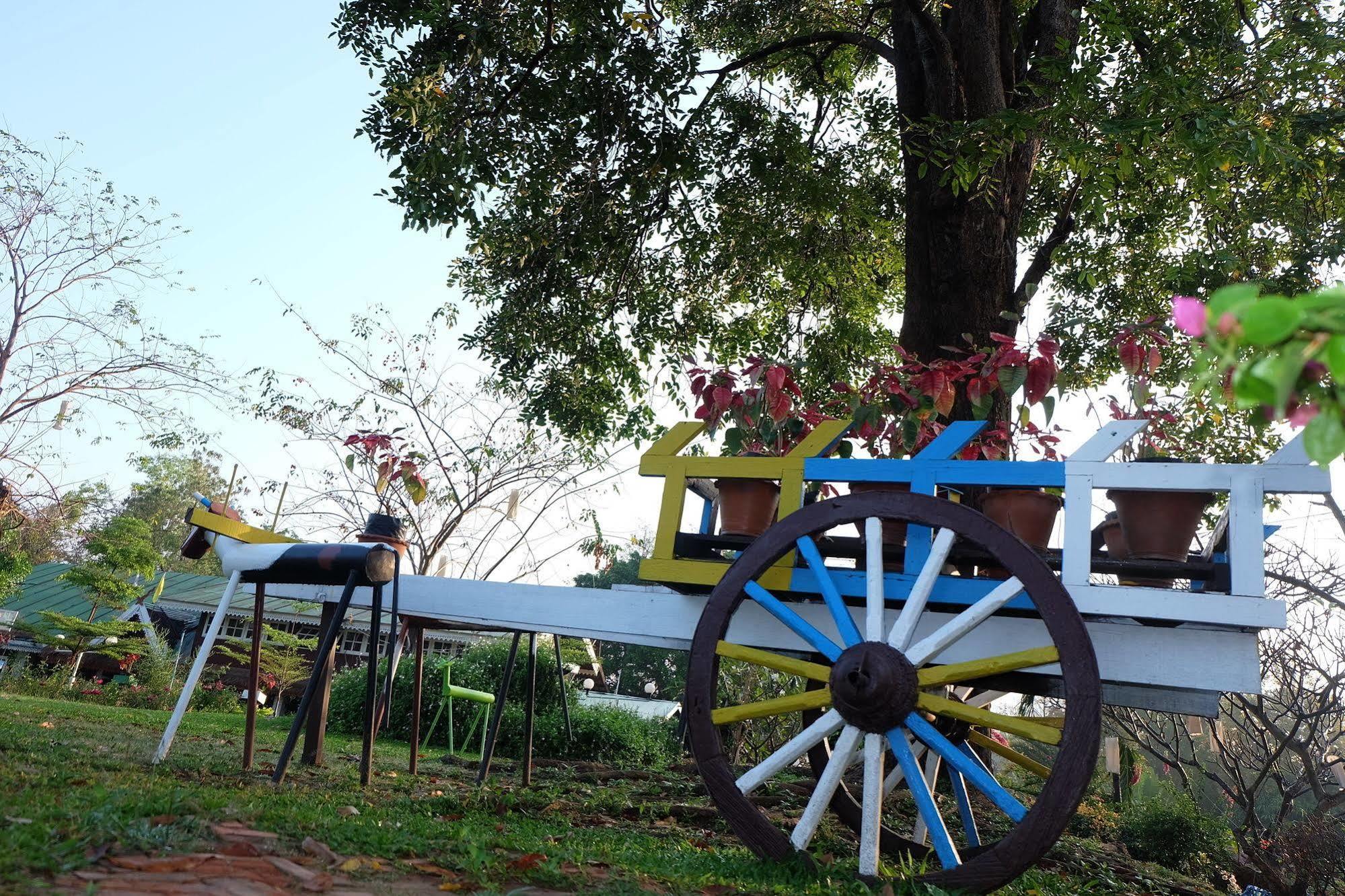 Kwae Riverside Resort Kanchanaburi Exterior photo